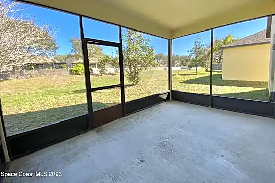 622 Marian Ct Photo 2