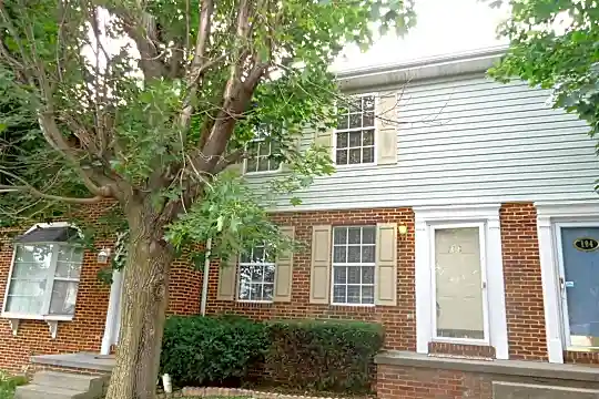 108 Parkside Dr Photo 1