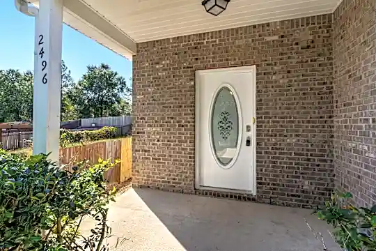 2496 Lakeview Dr S Photo 2