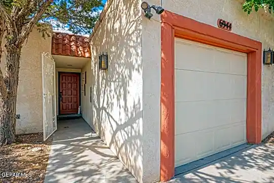 6944 Escondido Dr Photo 2