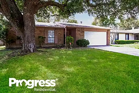 5011 Ridge Manor Dr Photo 2