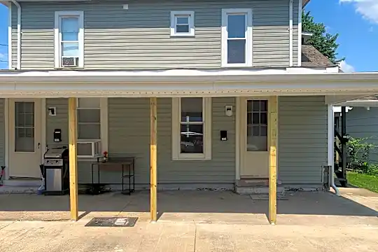 202 E 35th St Photo 1