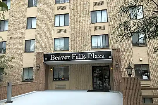 Beaver Falls Plaza Photo 2