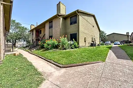 Mira Vista Photo 1