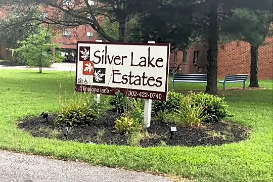 Silver Lake Estates Photo 2