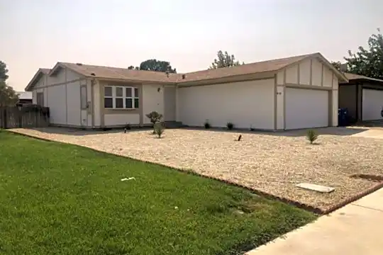 43624 22nd St E Photo 1