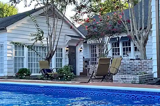 798 Charles Pl Photo 2