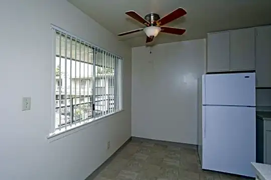 5800 Fair Oaks Blvd Photo 2
