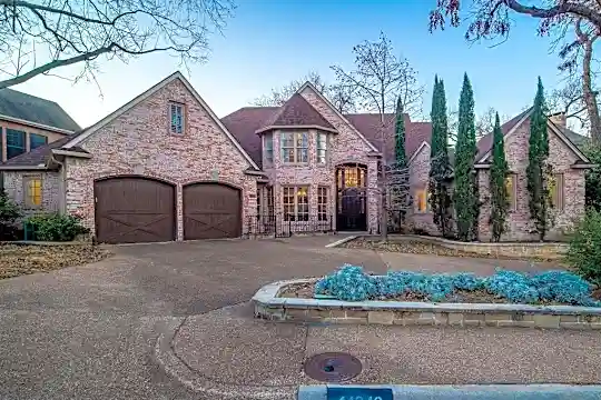 14949 Oaks N Dr Photo 1