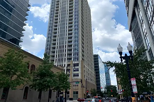 Michigan Avenue Tower Ii Photo 1