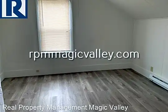 300 8th Ave S Photo 2