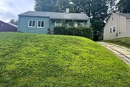 887 Kickapoo Ave Photo 1