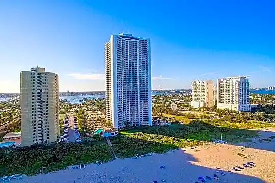 3000 N Ocean Dr #33B Photo 1