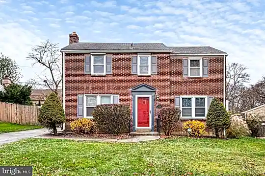 2216 Brookline Rd Photo 1