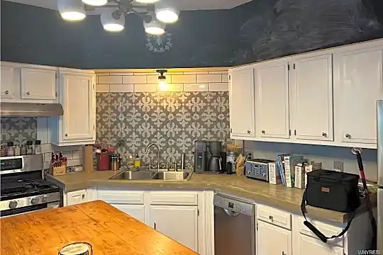 345 Richmond Ave Photo 2