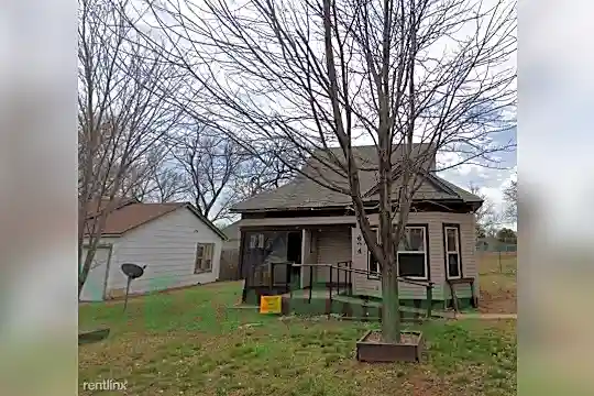 604 W C Ave Photo 1