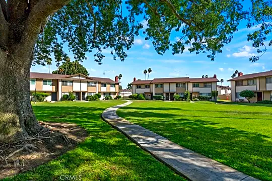 South Coast Metro Costa Mesa Apartments for Rent and Rentals