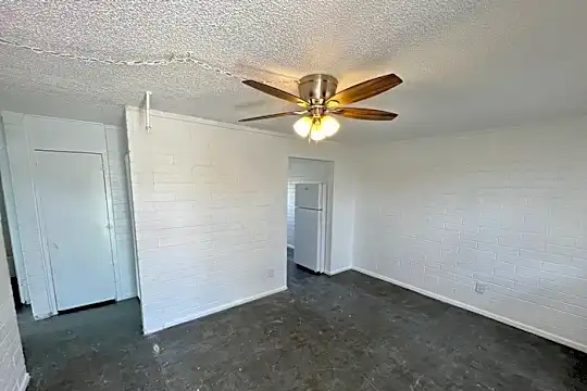 1403 N French St Photo 2