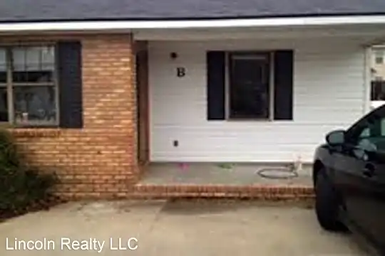 1750 Poplar St Photo 1