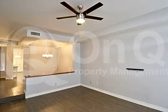 10015 East Mountain View Road, Unit 1007 Photo 2