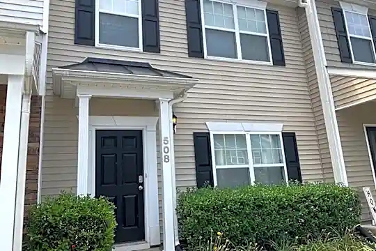 1304 Cozart St Photo 2