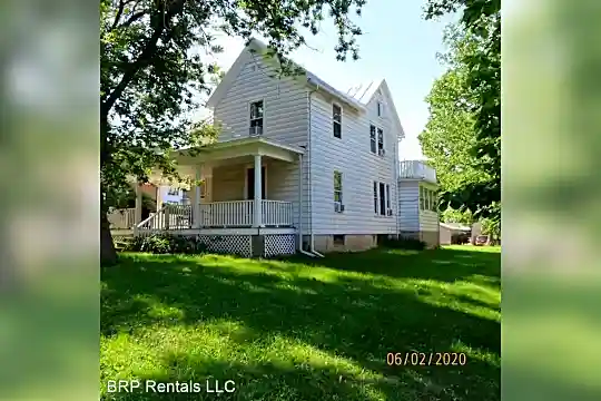 1024 E Burlington St Photo 1