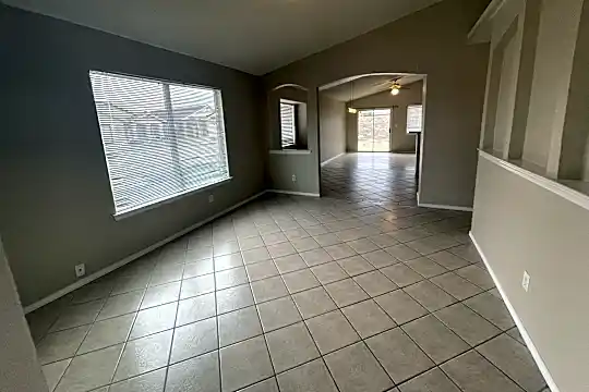 2368 Hannah Leigh St Photo 2