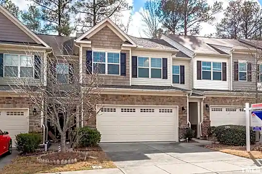 329 Scotlow Way Photo 2