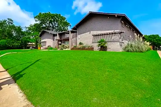 4931 Gaston Ave Photo 2