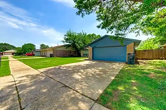 11908 E 78th Pl N Photo 2
