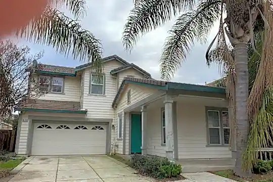 836 Shasta Daisy Dr Photo 1