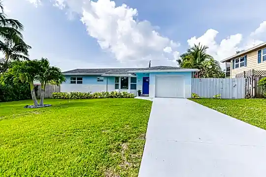 118 SE 28th Ave Photo 1