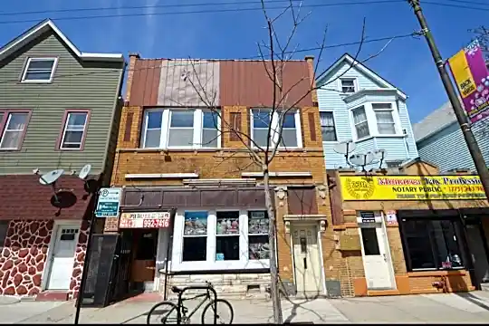 1922 W 47th St Photo 1