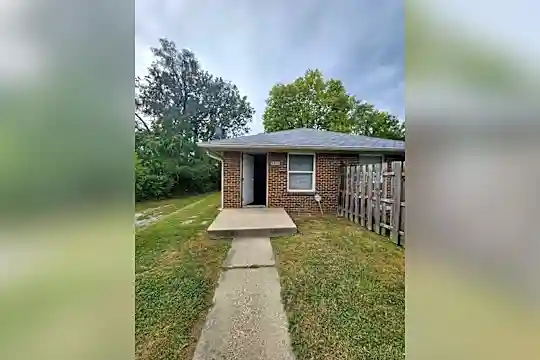 3412 N Parker Ave Photo 1