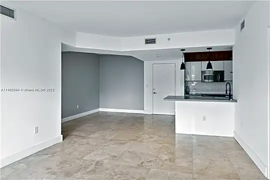 2775 NE 187th St #312 Photo 1