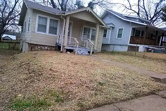 3916 Myrtle Ave Photo 1