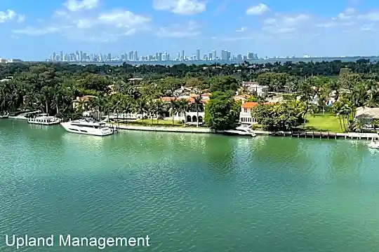 5838 Collins Ave Apt 9B Photo 1