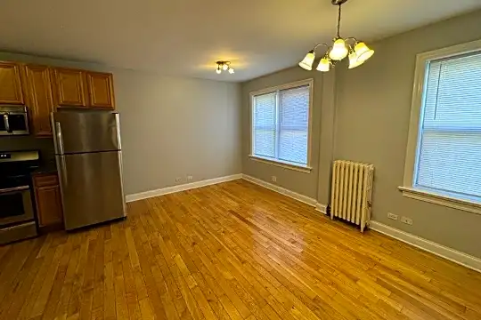 4556 W George St #2 Photo 2