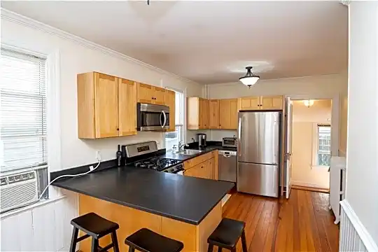24 Byrnes St Photo 2