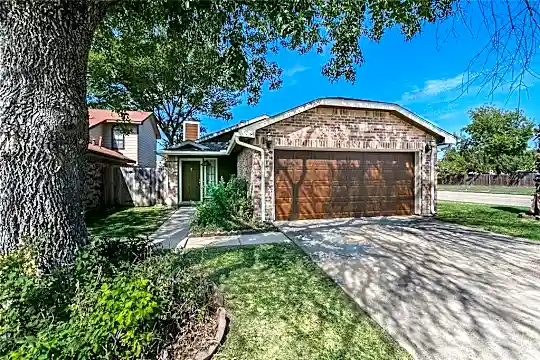 1151 Monterrey Trail Photo 1
