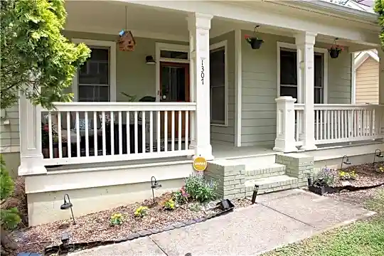 1307 Walker Ave Photo 2