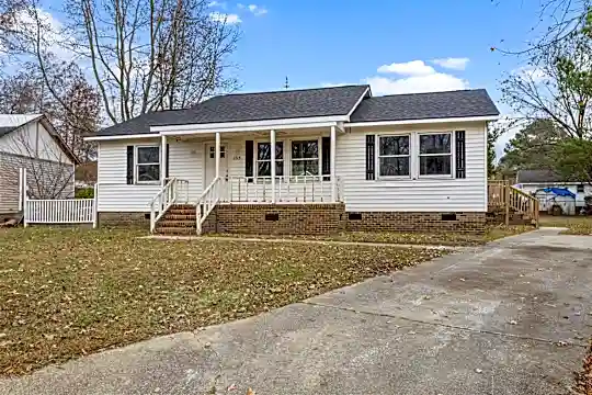 1715 Birchwood Dr SE Photo 1