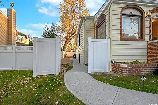 1517 10th St Photo 2