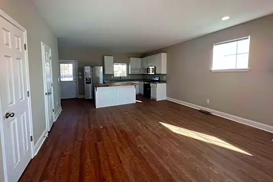 79 Liberty Court Dr Photo 2