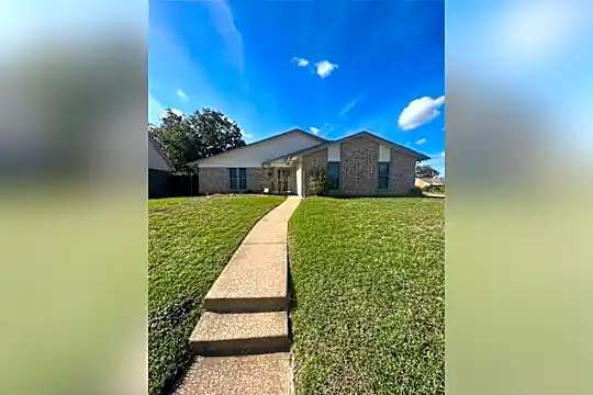 700 Rollingwood Dr Photo 1
