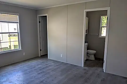 300 Forrest Ave #114 Photo 1