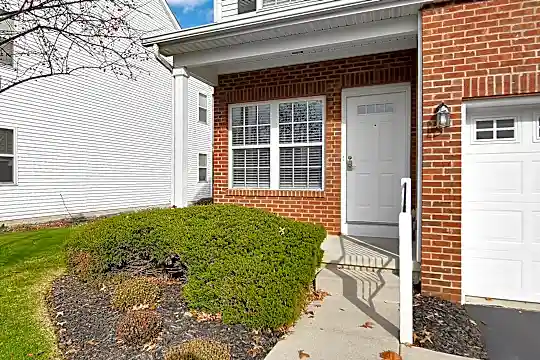 2-web-or-mls-1212-green-dr-701.jpg