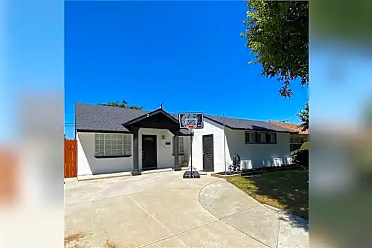 11443 Horton Ave Photo 1