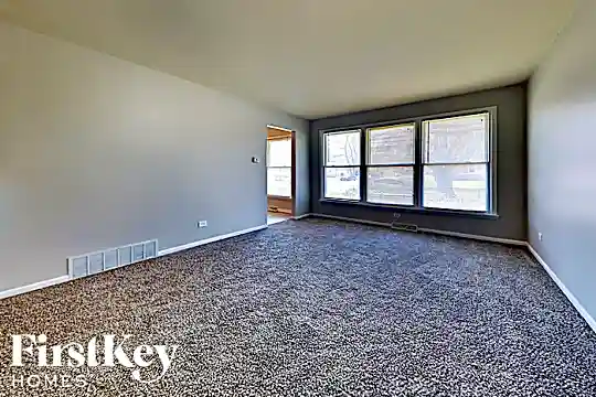 14725 Memorial Drive Photo 2