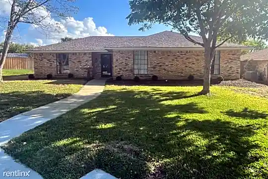 1111 Lopo Cir Photo 1